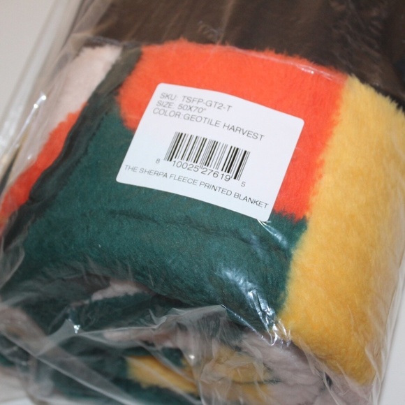 NWT Rumpl Sherpa Fleece Polyester Throw Blanket 50 x 70 Geotile Harvest Color - Picture 6 of 6